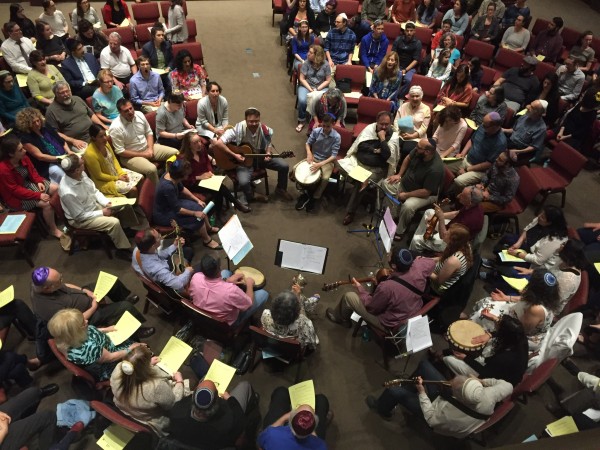 Shabbat Nariya: The Shabbat Sing Out and Potluck (in person and online)